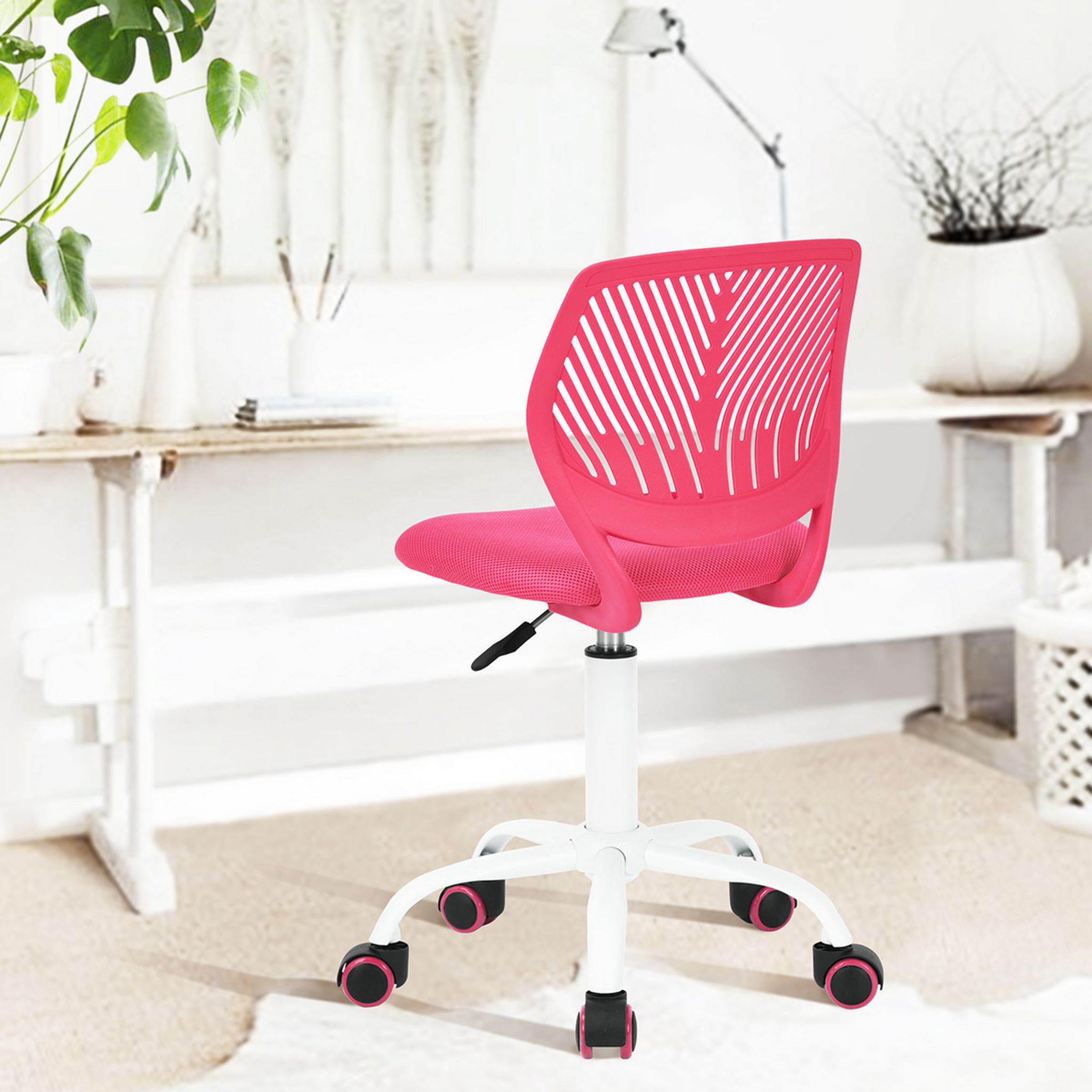 Chaise de bureau rose à roulettes - Bobby : vente et livraison de meubles  d'occasion à petits prix ♻️