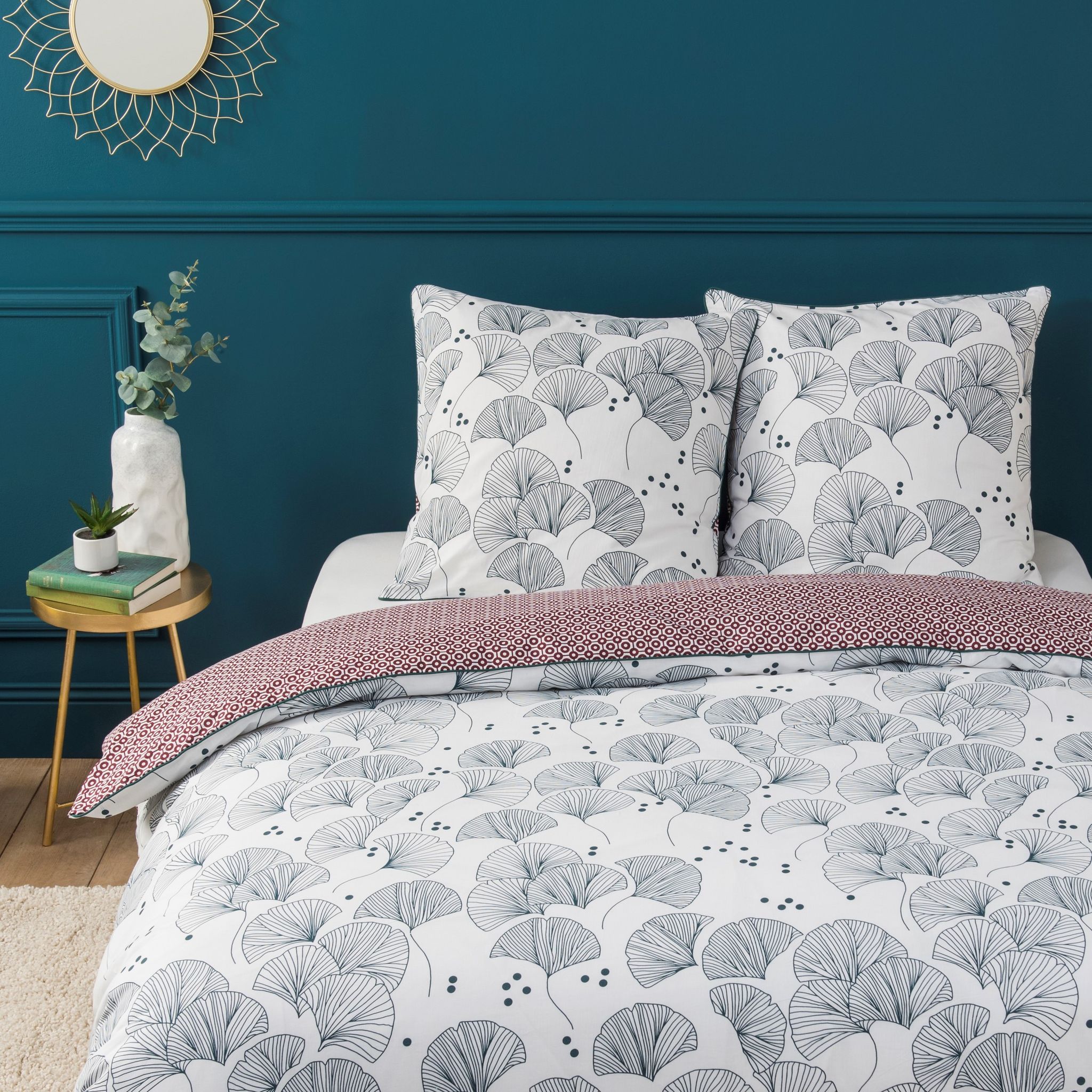 Parure housse de couette fantaisie en coton réversible avec piping motifs  feuilles de ginkgo VOLUPTE pas cher 