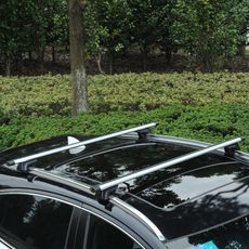 HOMCOM Barres de toit de voiture verrouillables 2 clés fournies dim. 125L x 5,5l x 7H cm aluminium gris noir