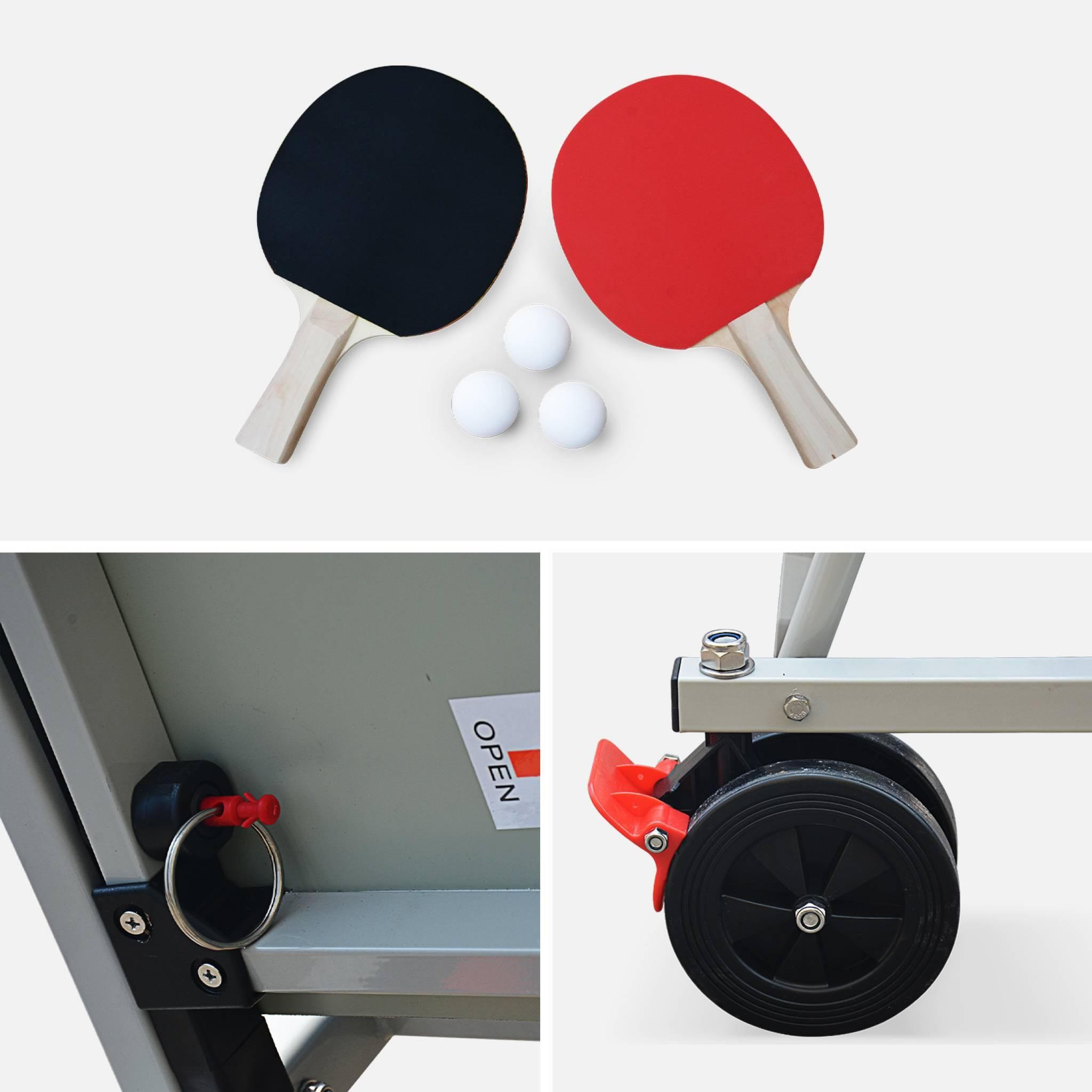 SWEEEK Table de ping pong OUTDOOR bleue - table pliable avec 2 raquettes et  3 balles. pour utilisation extérieure. sport tennis de table pas cher 
