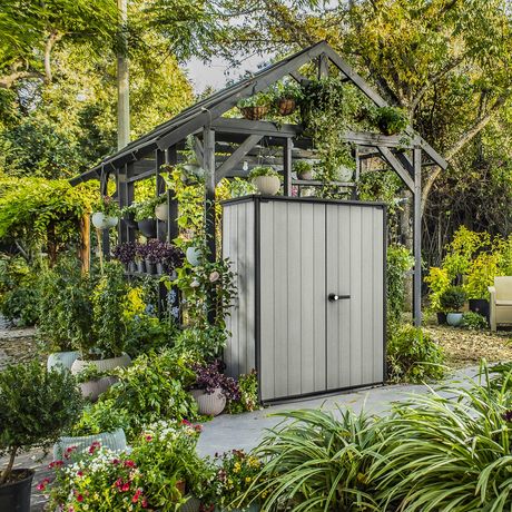 Armoire de jardin en résine effet bois - 2,1 m² - Lifetime