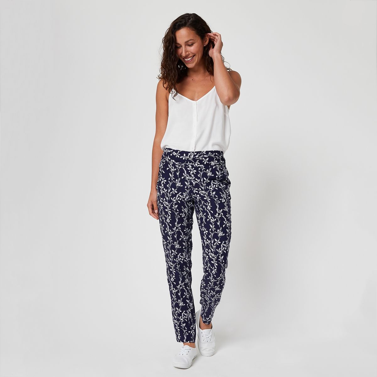 Pantalon fluide motif femme sale