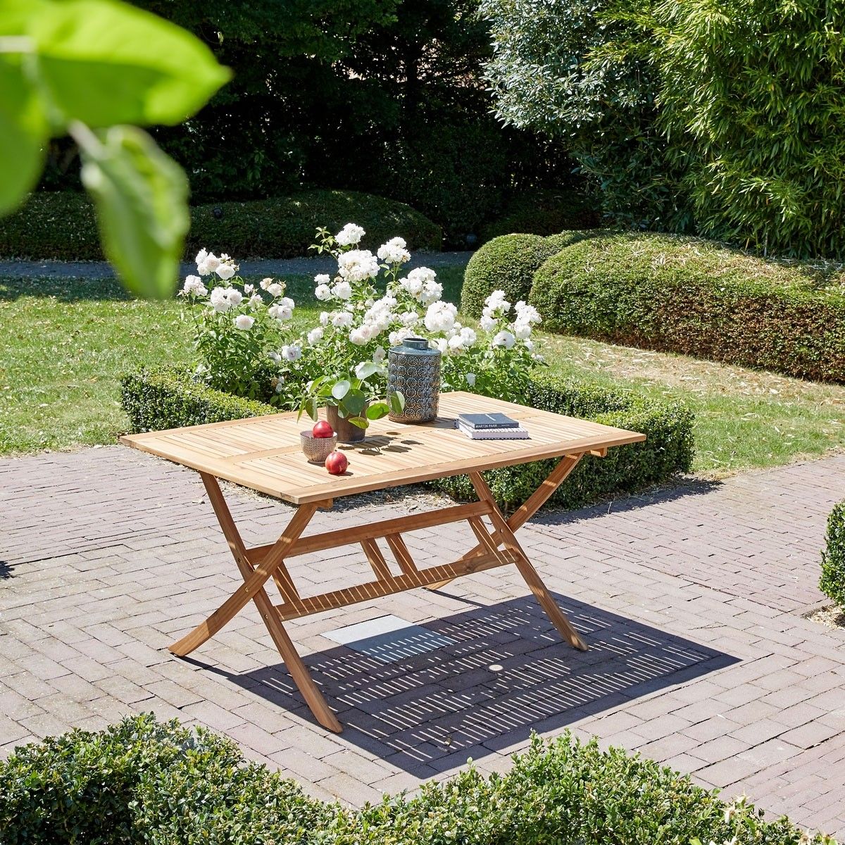 BOIS DESSUS BOIS DESSOUS Table de jardin en acacia massif 6 pers.