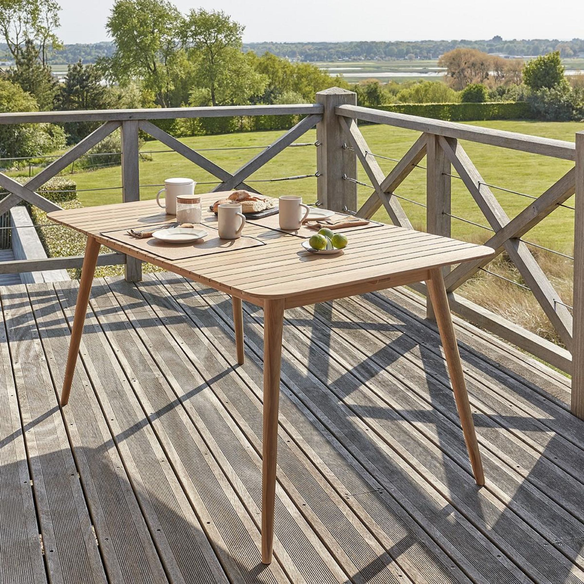 ARETA Table de jardin en résine blanc 4 places SORRENTO pas cher