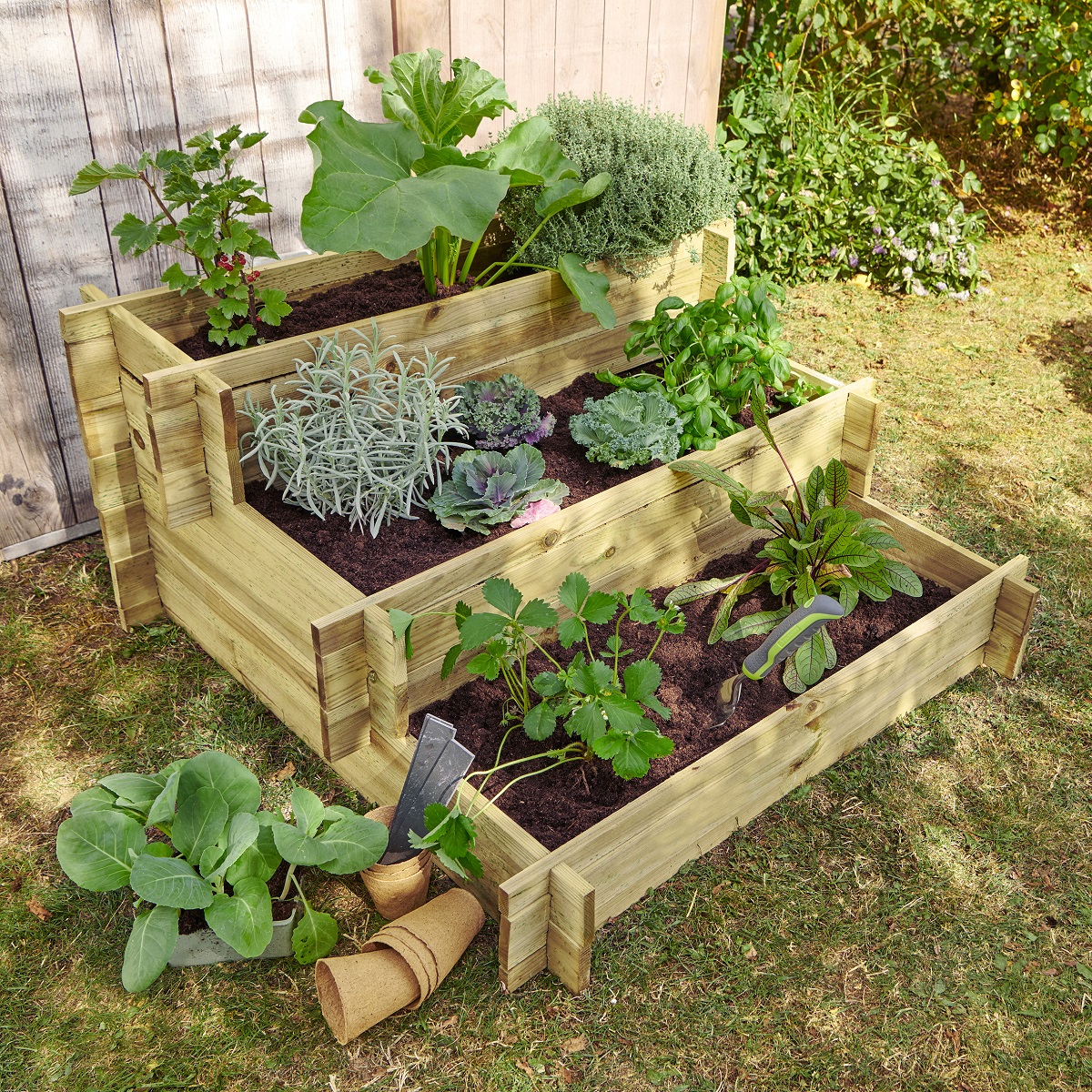 Carré potager en escalier, en bois traité plusieurs niveaux