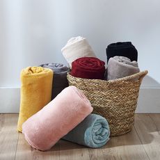 ACTUEL Plaid, couvre-lit, jeté de canapé uni douceur en polyester 240 g/m² (Ocre)