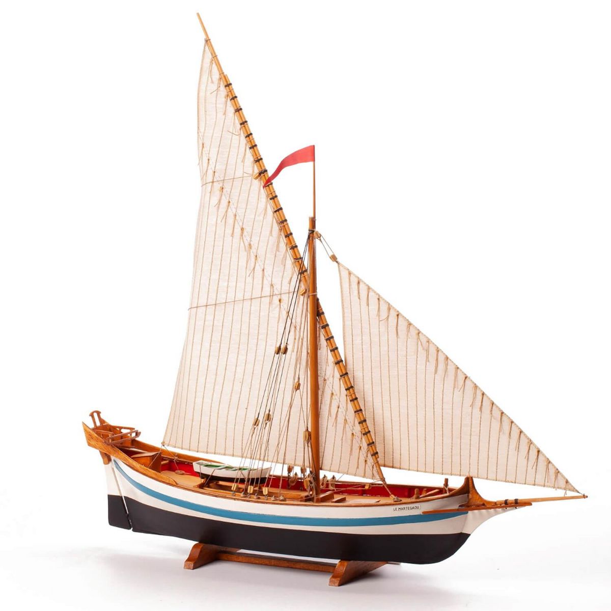  Maquette bateau en bois : Le Martegaou