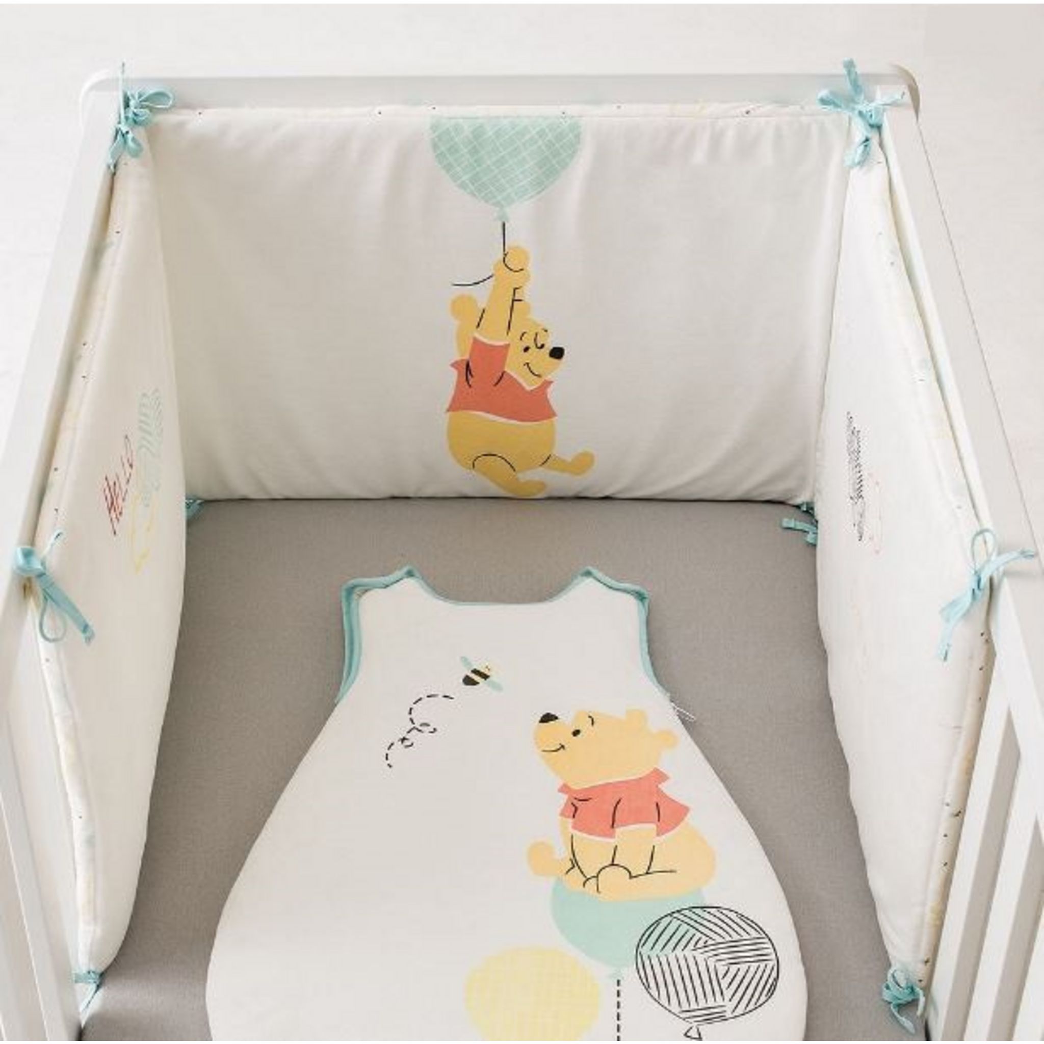 Babycalin Tour De Lit Bebe En Velours Disney 40 X 180 Cm Winnie Pas Cher A Prix Auchan