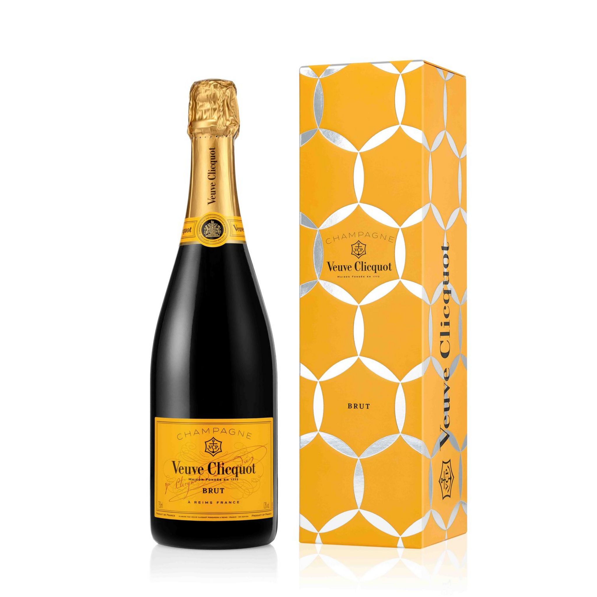 Шампанское veuve alban. Шампанское Veuve Clicquot Yellow Label 0.75 л. Veuve Clicquot брют. Champagne Veuve Clicquot. Шампань вдова Клико.