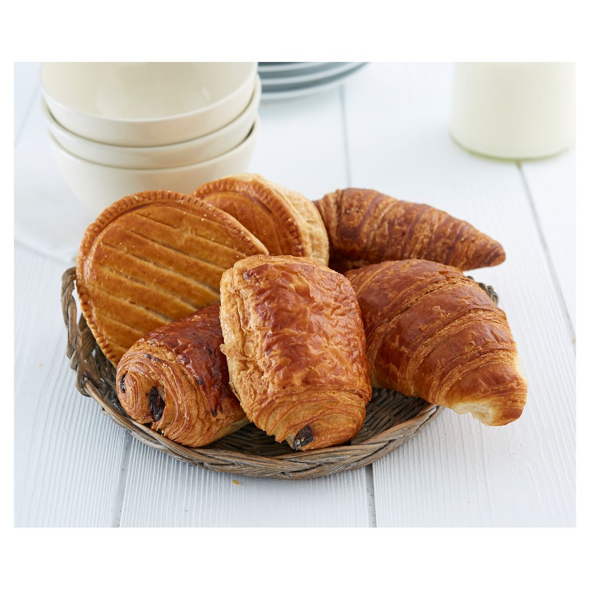2 Croissants 2 petits pains au chocolat et 2 chaussons au pommes 6 pièces 380g pas cher à prix