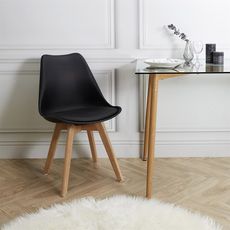 Chaise scandinave coque avec coussin noire