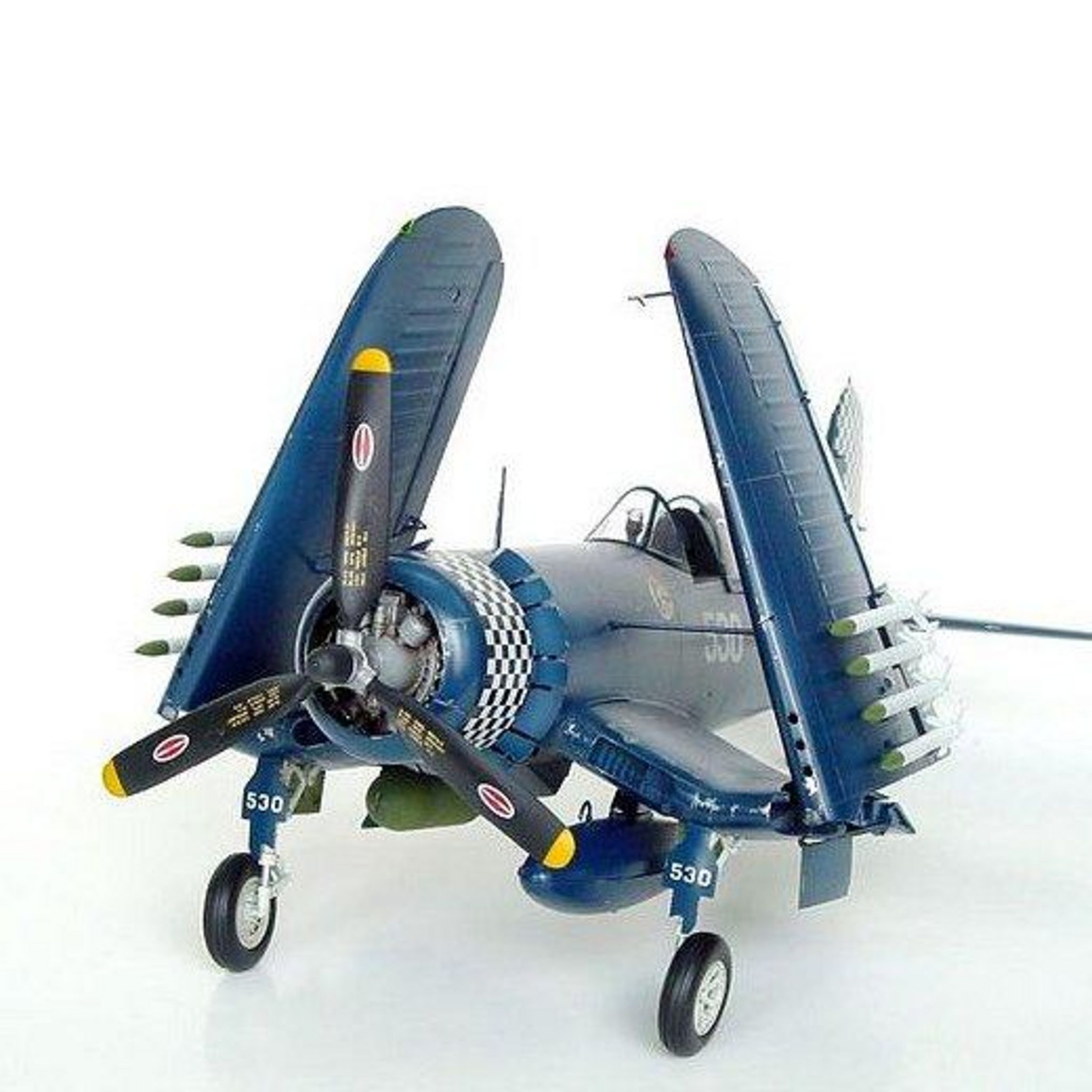 Tamiya Maquette avion : Vought F4U-1 Corsair pas cher 