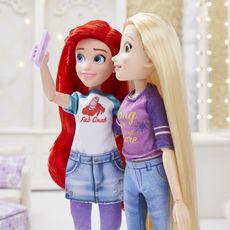HASBRO Poupée princesse Disney Ariel avec tenue et accessoires