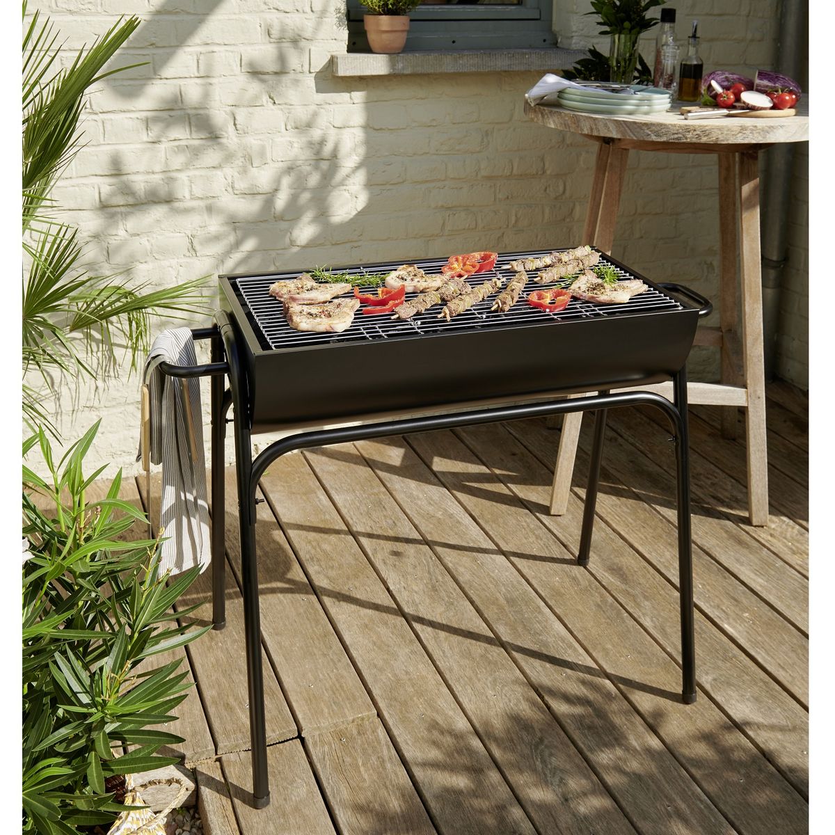 GARDENSTAR Barbecue charbon de bois demi tonneau en acier 102x81x62 cm pas  cher 