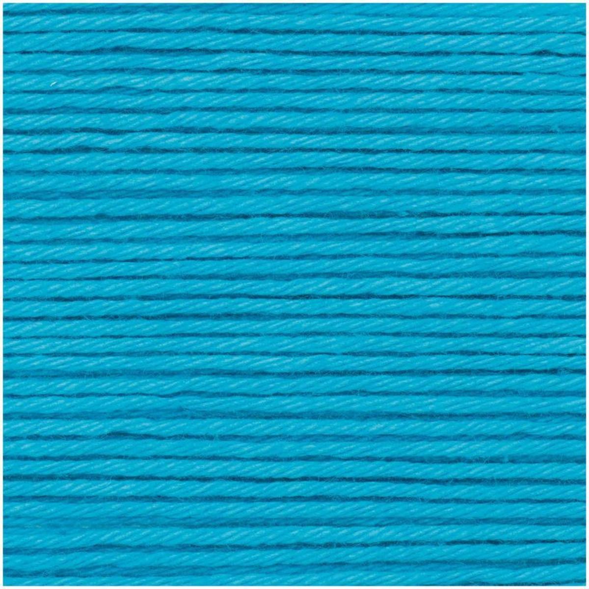 RICO DESIGN Pelote de coton - Bleu ciel - 57,5 m
