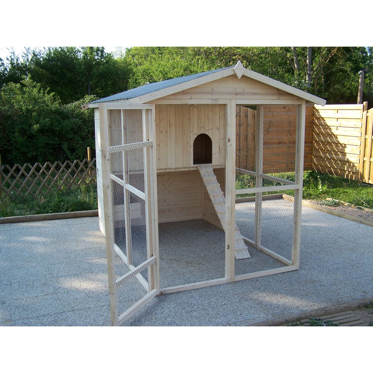 Habita Poulailler très grande taille XXL et grande hauteur 204 cm / 4,69 m2  / 6-10 poules